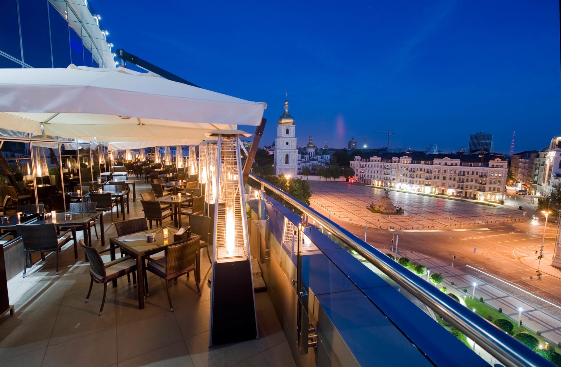 10-best-restaurants-with-a-view-in-kyiv-fabulous-views-rsrvit